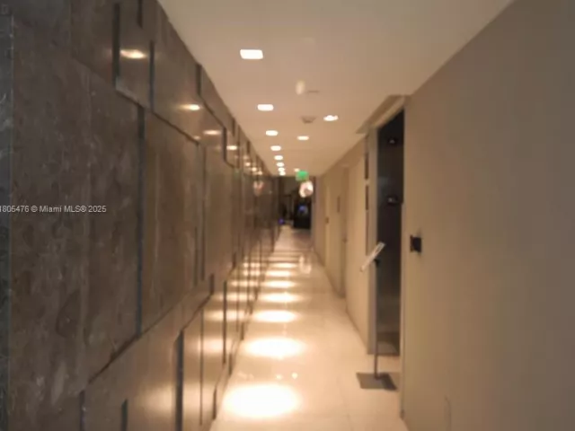 3-bedroom condo for sale in Miami - 480 NE 31 St 2607 - MondialRealty