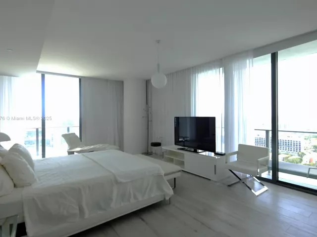 3-bedroom condo for sale in Miami - 480 NE 31 St 2607 - MondialRealty