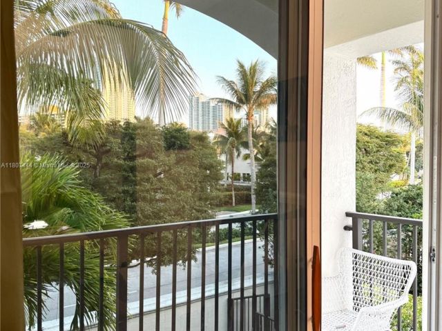 Home for sale at 826 E Spinnaker Dr E - photo 6077538