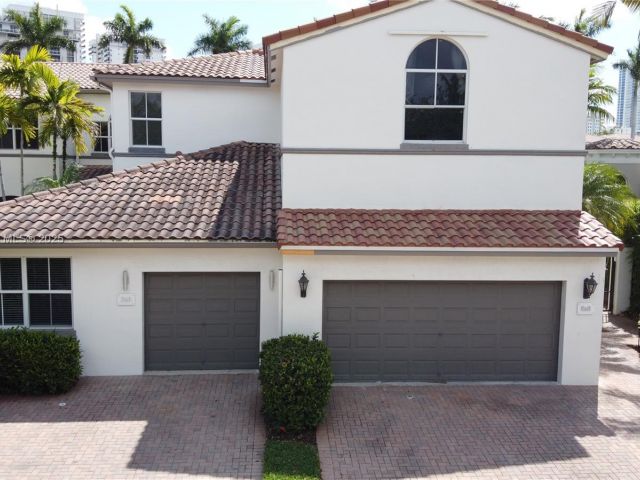 Home for sale at 826 E Spinnaker Dr E - photo 6077544