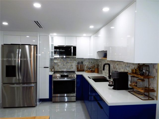 Apartment for sale  Unit #1619 - photo 6053245