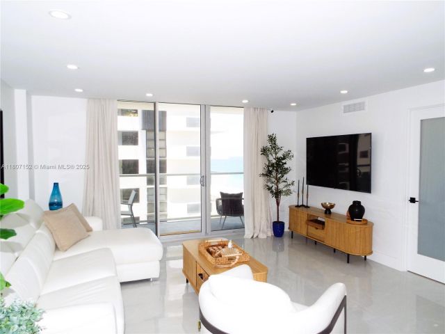 Apartment for sale  Unit #1619 - photo 6053247