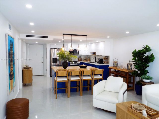 Apartment for sale  Unit #1619 - photo 6053249