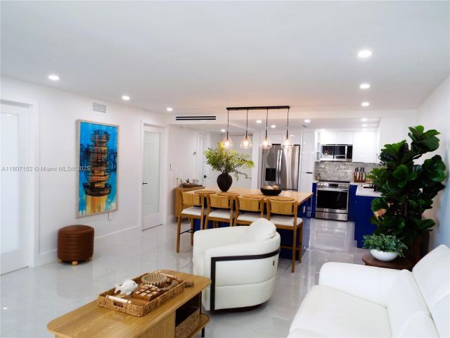 Apartment for sale  Unit #1619 - photo 6053250