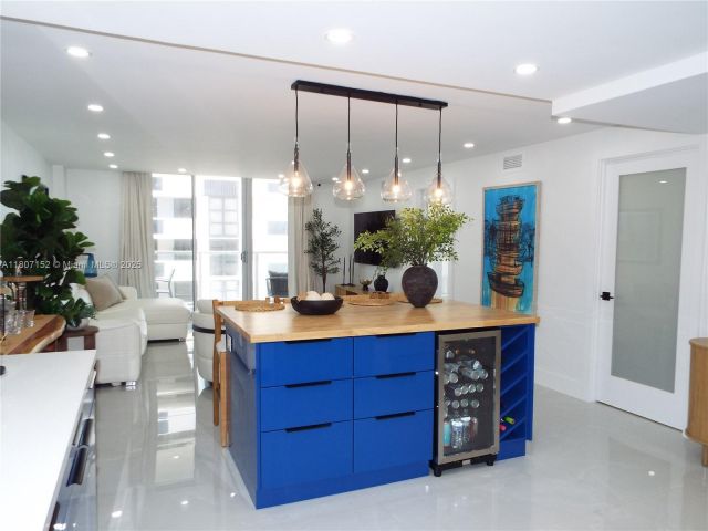 Apartment for sale  Unit #1619 - photo 6053251