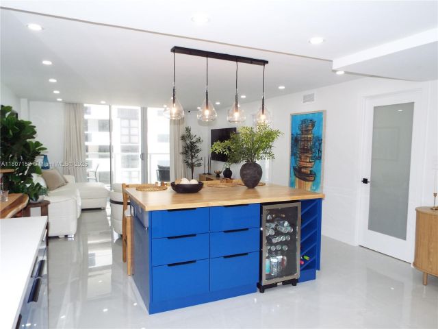 Apartment for sale  Unit #1619 - photo 6053252