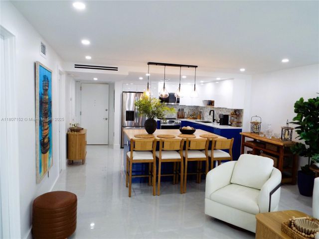 Apartment for sale  Unit #1619 - photo 6053257