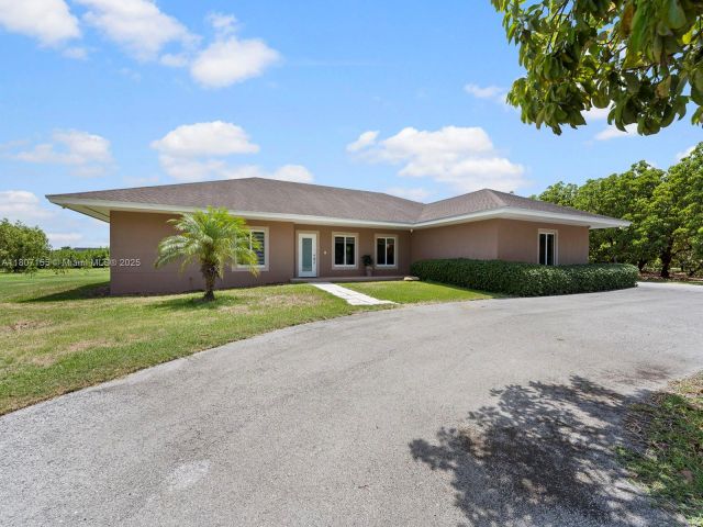 Home for sale at 15150 SW 240th St - photo 6053768