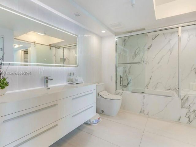 Apartment for sale  Unit #3707 - photo 6056432