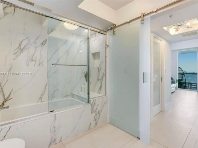 Apartment for sale  Unit #3707 - photo 6056433