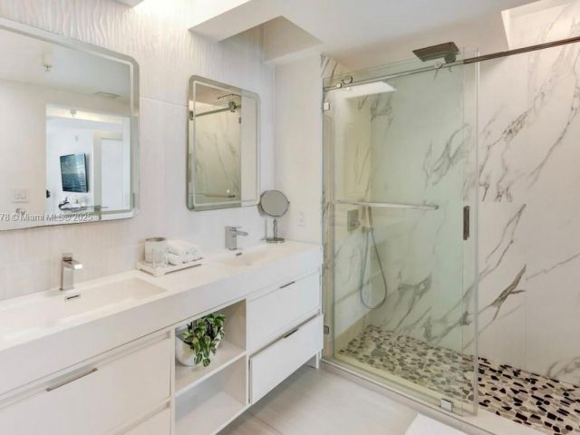 Apartment for sale  Unit #3707 - photo 6056437