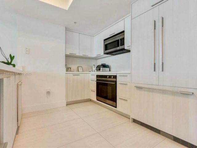 Apartment for sale  Unit #3707 - photo 6056443