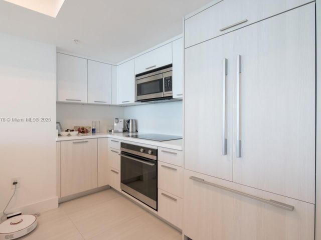 Apartment for sale  Unit #3707 - photo 6056445