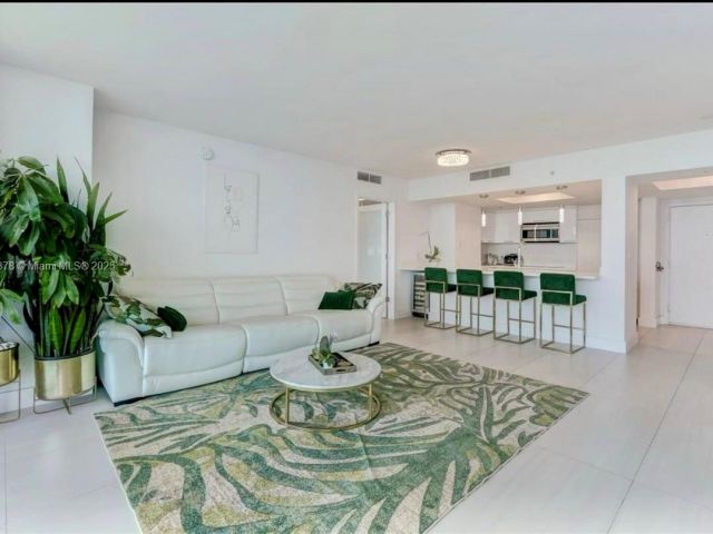 Apartment for sale  Unit #3707 - photo 6056449