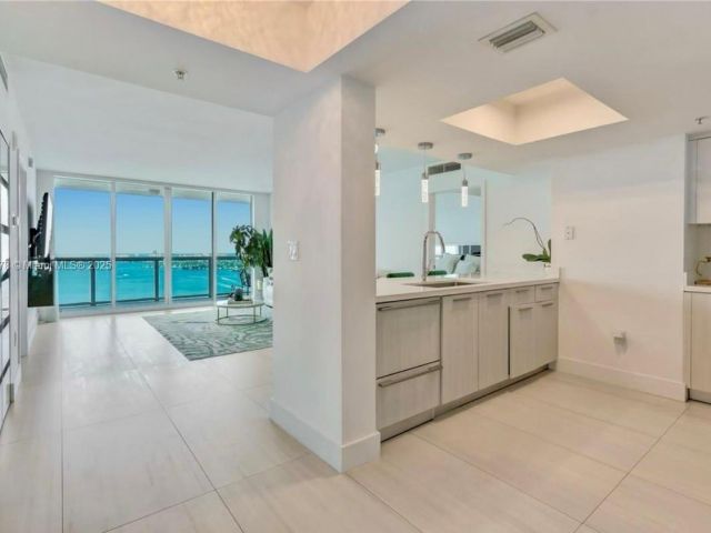 Apartment for sale  Unit #3707 - photo 6056450