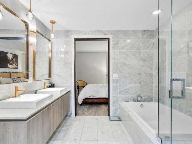 Apartment for sale  Unit #3510 - photo 6055677