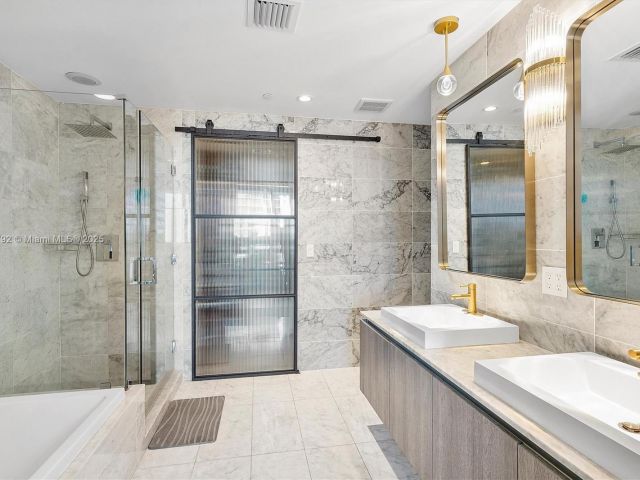 Apartment for sale  Unit #3510 - photo 6055681