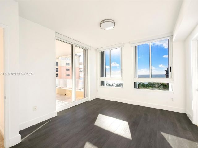 Apartment for rent  Unit #1404 - photo 6056545