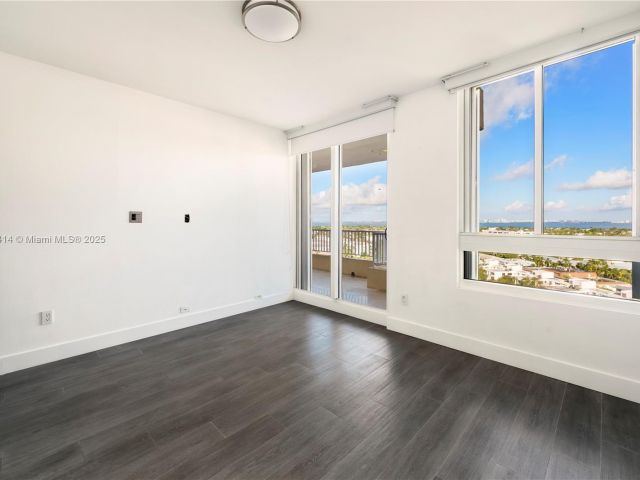 Apartment for rent  Unit #1404 - photo 6056546