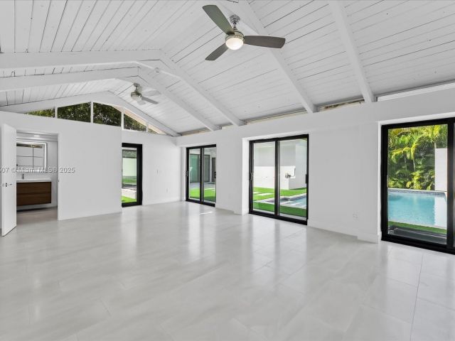 Home for rent at 112 E 1st Ct - photo 6083772