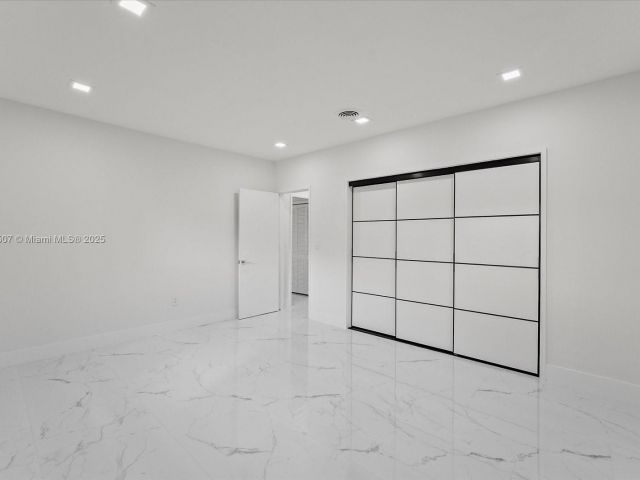 Home for rent at 112 E 1st Ct - photo 6083778