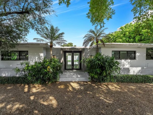 Home for rent at 112 E 1st Ct - photo 6083791