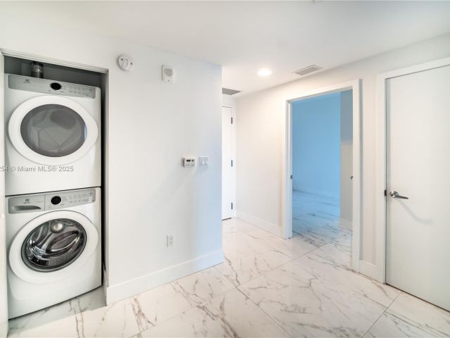 Apartment for sale  Unit #417 - photo 6060880