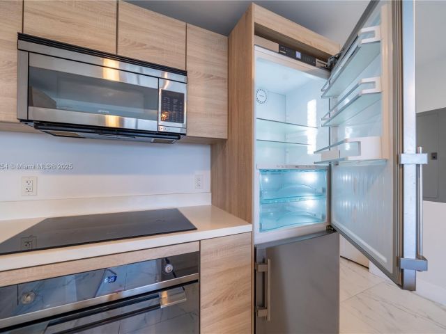 Apartment for sale  Unit #417 - photo 6060881