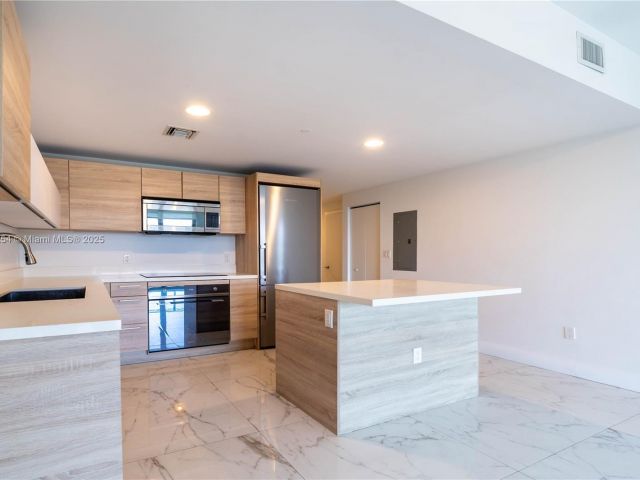 Apartment for sale  Unit #417 - photo 6060883