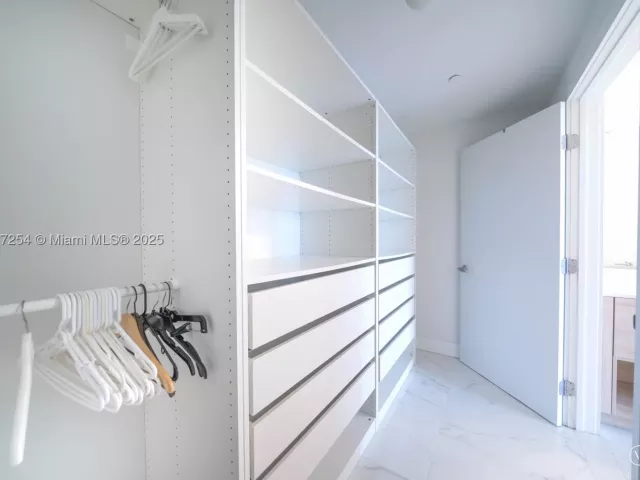 2-bedroom condo for sale in North Miami Beach - 16385 Biscayne Blvd 417 - MondialRealty