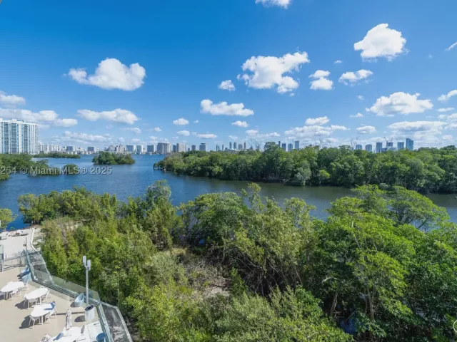 2-bedroom condo for sale in North Miami Beach - 16385 Biscayne Blvd 417 - MondialRealty