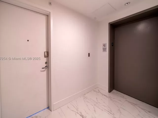 2-bedroom condo for sale in North Miami Beach - 16385 Biscayne Blvd 417 - MondialRealty