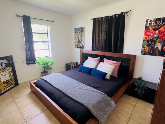 Home for sale at 301 NW 37th St - photo 6091868