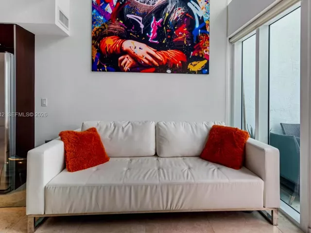 2-bedroom condo for sale in Miami - 41 SE 5th St 2008 - MondialRealty