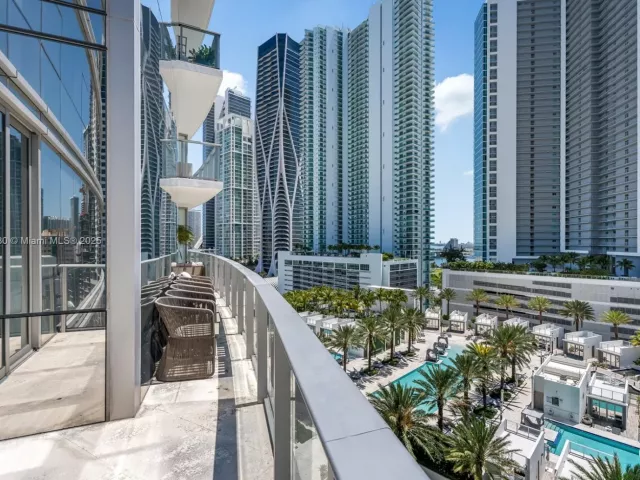 2-bedroom condo for sale in Miami - 851 NE 1st Ave 1409 - MondialRealty