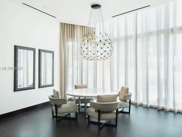 2-bedroom condo for sale in Miami - 851 NE 1st Ave 1409 - MondialRealty