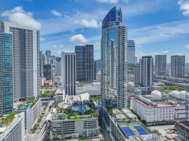 2-bedroom condo for sale in Miami - 851 NE 1st Ave 1409 - MondialRealty