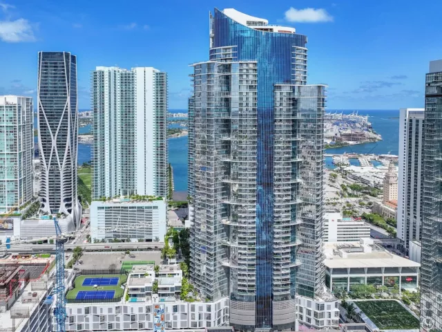 2-bedroom condo for sale in Miami - 851 NE 1st Ave 1409 - MondialRealty