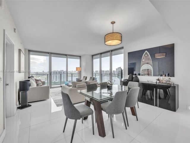 Apartment for sale  Unit #2707 - photo 6060864