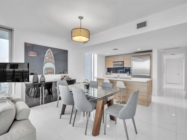 Apartment for sale  Unit #2707 - photo 6060865