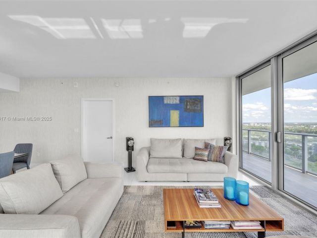 Apartment for sale  Unit #2707 - photo 6060867