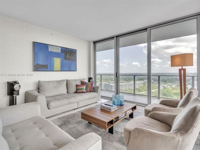 Apartment for sale  Unit #2707 - photo 6060869