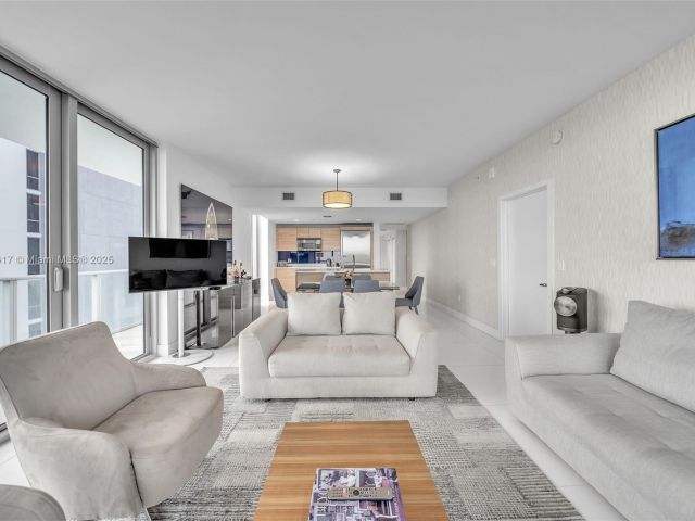 Apartment for sale  Unit #2707 - photo 6060870