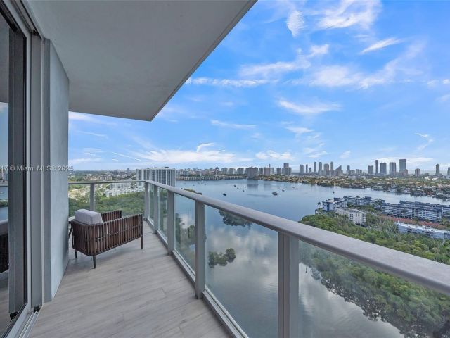 Apartment for sale  Unit #2707 - photo 6060874