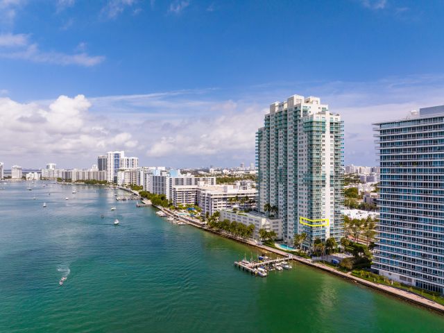 Apartment for sale  Unit #701 - photo 6061158