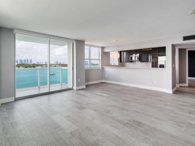 Apartment for sale  Unit #701 - photo 6061166