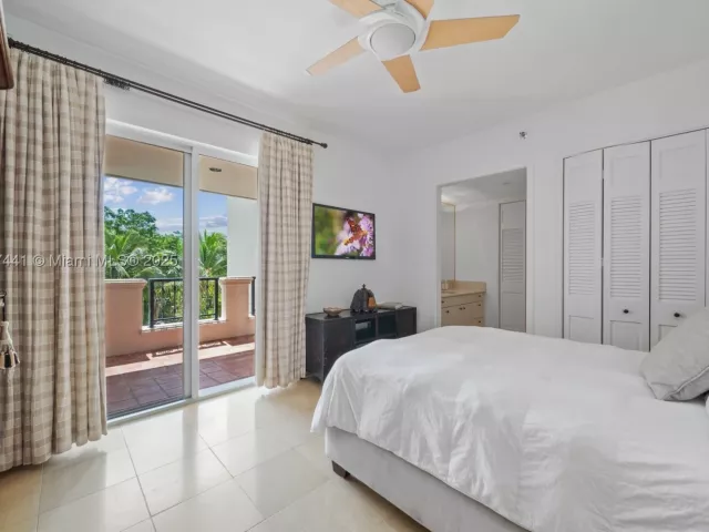2-bedroom condo for sale in Miami Beach - 5235 Fisher Island Dr 5235 - MondialRealty