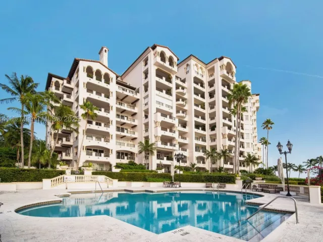 2-bedroom condo for sale in Miami Beach - 5235 Fisher Island Dr 5235 - MondialRealty