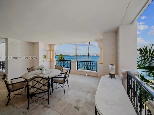 2-bedroom condo for sale in Miami Beach - 5235 Fisher Island Dr 5235 - MondialRealty