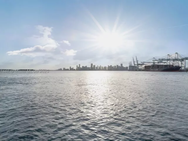 2-bedroom condo for sale in Miami Beach - 5235 Fisher Island Dr 5235 - MondialRealty